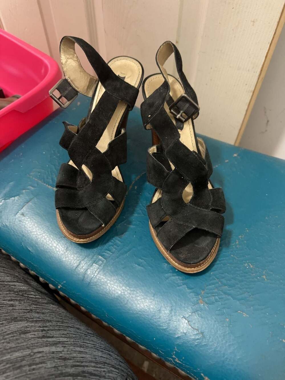 Nine West Wilmingtnr Black Suede Strappy Heeled Sandals Size 6M